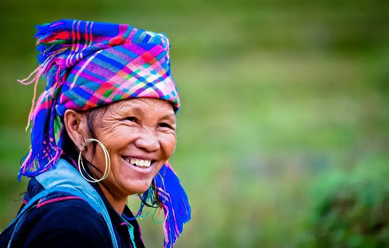 Những lý do nên đến Sapa vào mùa đông 10 HMong woman in Sapa region, North Vietnam