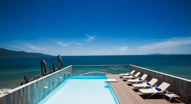 holiday-beach-wanderlusttips1