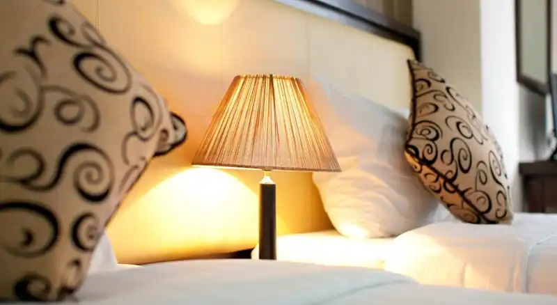 khach-san-serene-palace1