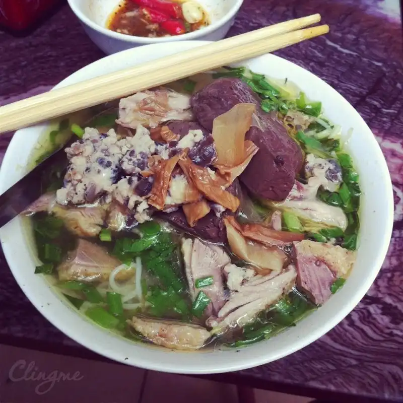 8 quán bún ngan ăn một lần là nghiện ở Hà Nội 6 wanderlusttips-bun-ngan-ha-noi-1