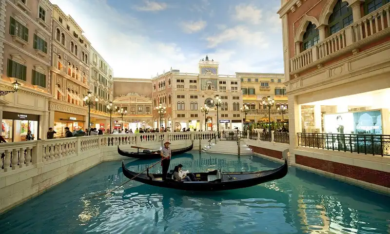 Kinh nghiệm du lịch Macau dịp Tết cho gia đình 7 The Venetian Hotel and Casino in Macau