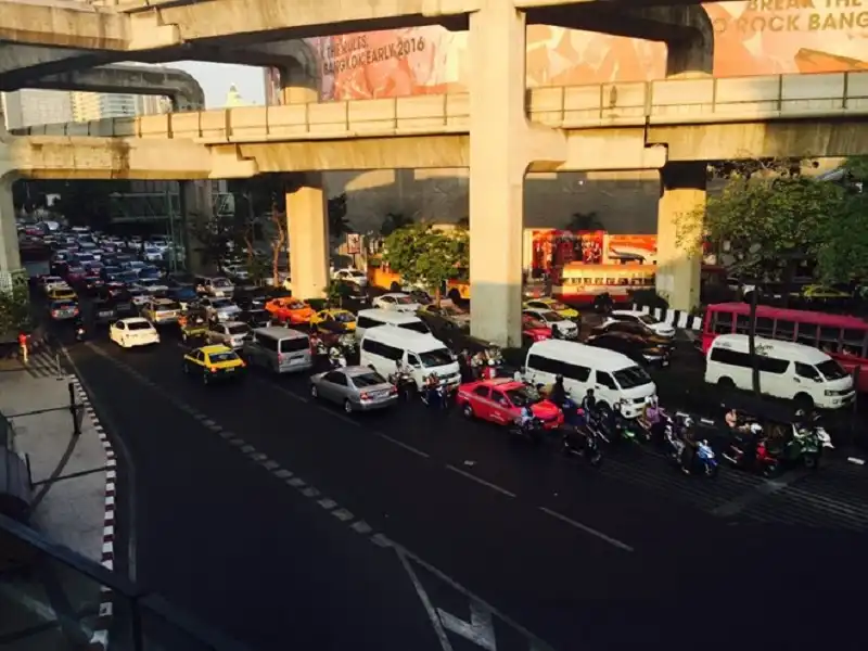 wanderlusttips-duong-sat-bangkok