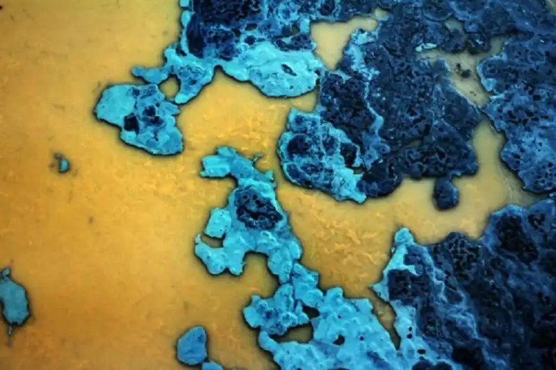 Iceland: Những dòng suối sôi sục giữa băng giá 7 wanderlusttips-thac-bang-o-iceland-4