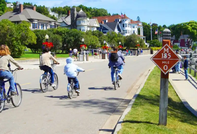 wanderlusttips-ze-dap-xe-ngua-co-duong-cao-toc-o-my