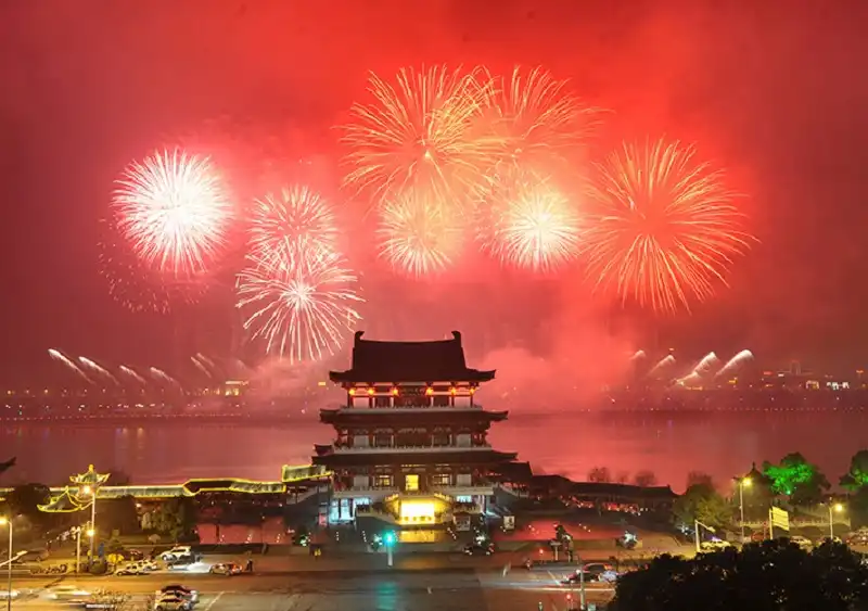 CHINA-HUNAN-CHANGSHA-LUNAR NEW YEAR EVE-CELEBRATION (CN)