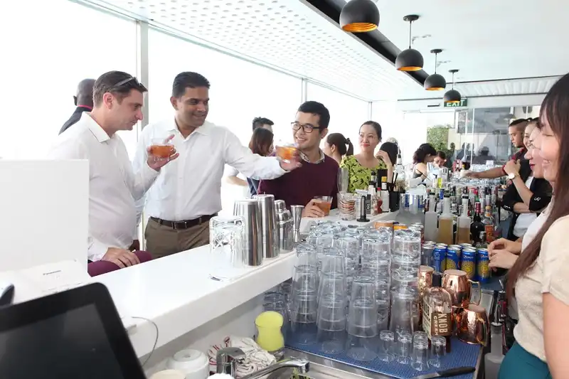 Liquid Sky Bar - Điểm hẹn đầy hứng khởi trên cao 6 LIQUID-SKY-BAR-02