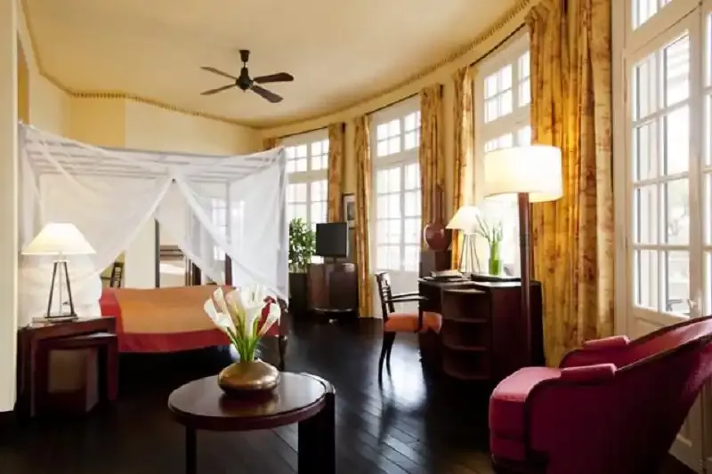 khach-san-la-residence-wanderlusttips1