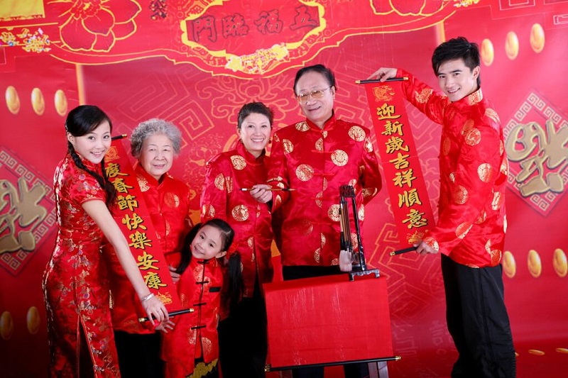 trai nghiem khong khi tet