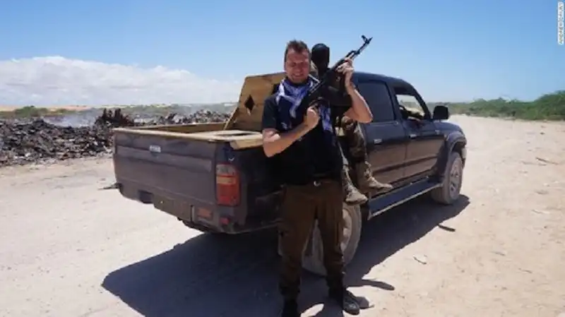 wanderlusttips-nguoi-dan-ong-thich-du-lich-khu-chien-su-2