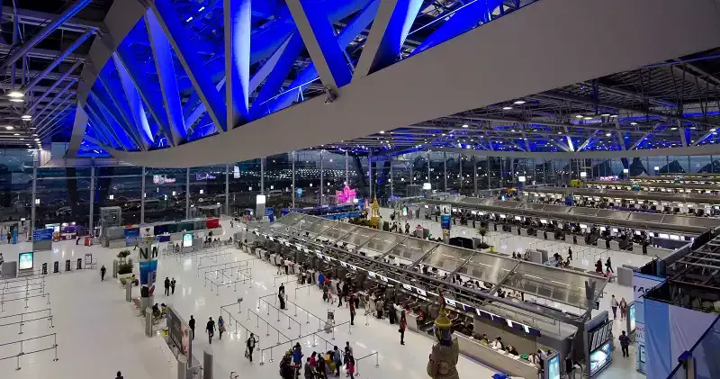 wanderlusttips-ran-o-san-bay-bang-kok-1