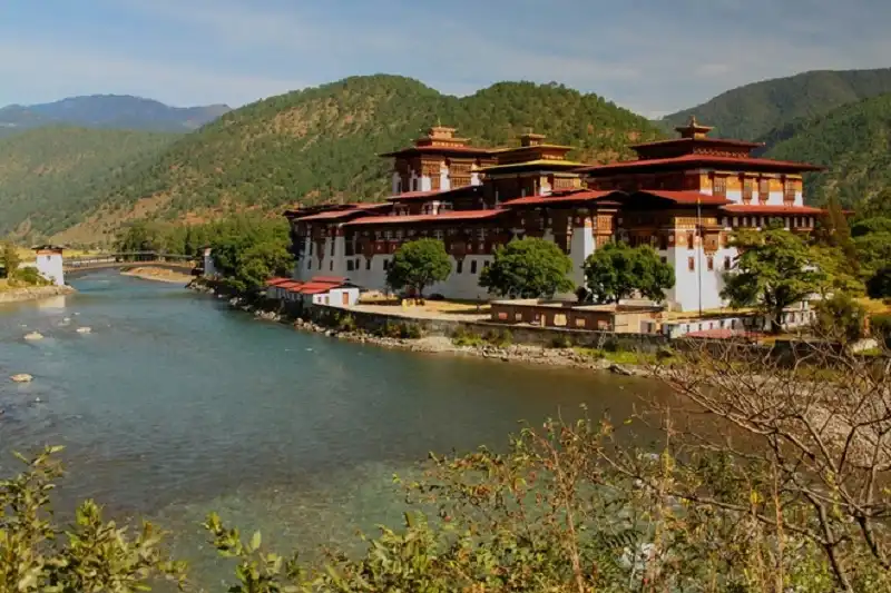 Bhutan, điểm nên đến năm 2016 6 10-ly-do-khien-ban-phai-den-bhutan-wanderlusttips1