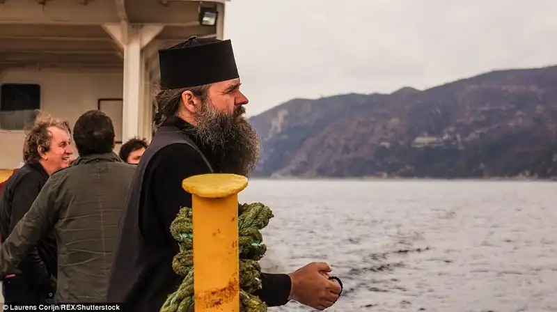 Athos-wanderlusttips10