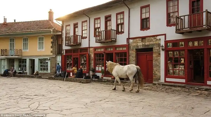 Athos-wanderlusttips3