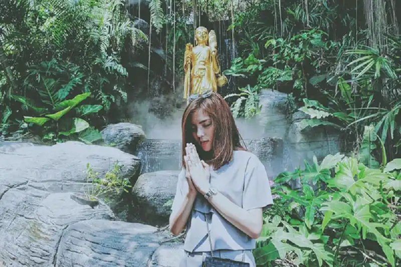 HH Ky Duyen-wanderlusttips - Copy