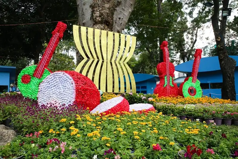 Hoi hoa Tao Dan-wanderlusttips2