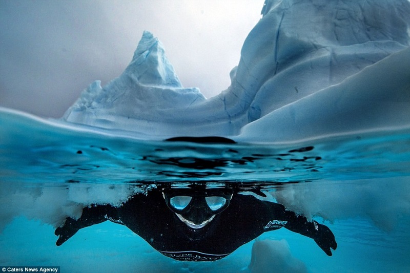Bơi trong làn nước -2 độ C ở Nam Cực