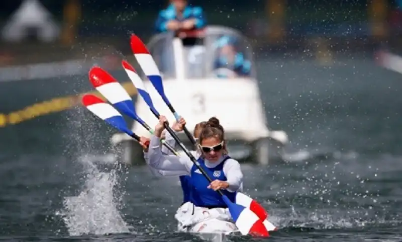 Những môn thể thao đặc sắc gắn liền với cái lạnh dưới 0 độ C 8 anh-the-thao-mua-tuyet-roi-wanderlusttips3