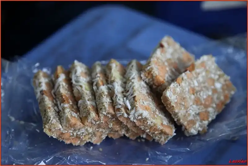 10 đặc sản nên mua làm quà khi du xuân miền Bắc 9 banh cay-wanderlusttips