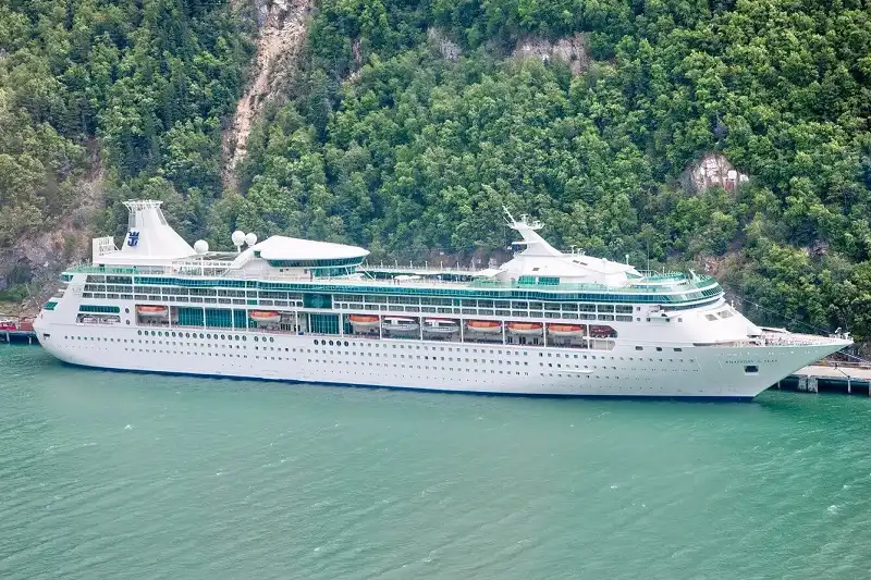 du-thuyen-5-sao-wanderlusttips3