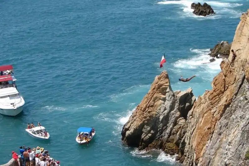 the thao mao hiem-wanderlusttips1