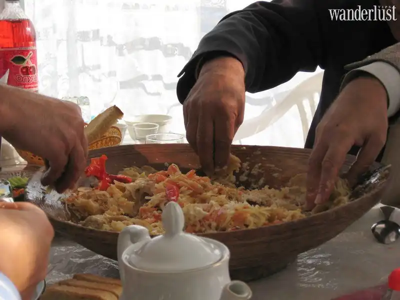 Tạp chí Du lịch Wanderlust Tips Những quy tắc trong ăn uống cần nhớ khi du lịch nước ngoài