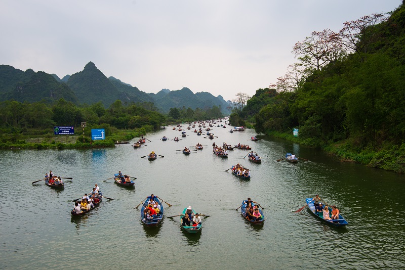 Chua Huong 9