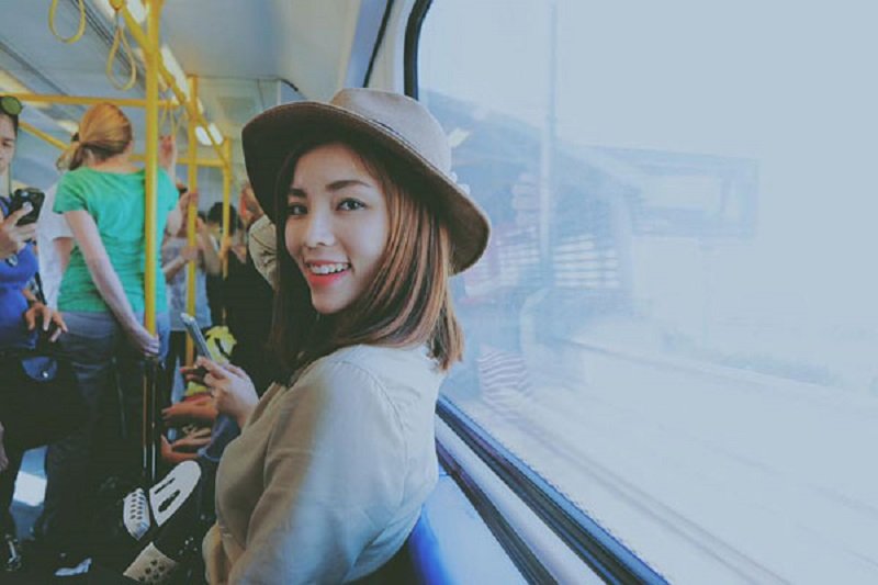 Hoa hậu Kỳ Duyên lần đầu đi du lịch bụi Thái Lan – Singapore