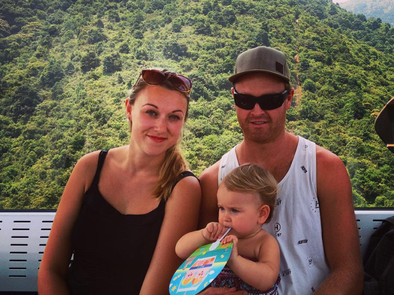 Em bé 1 tuổi du ngoạn khắp thế giới từ khi mới sinh