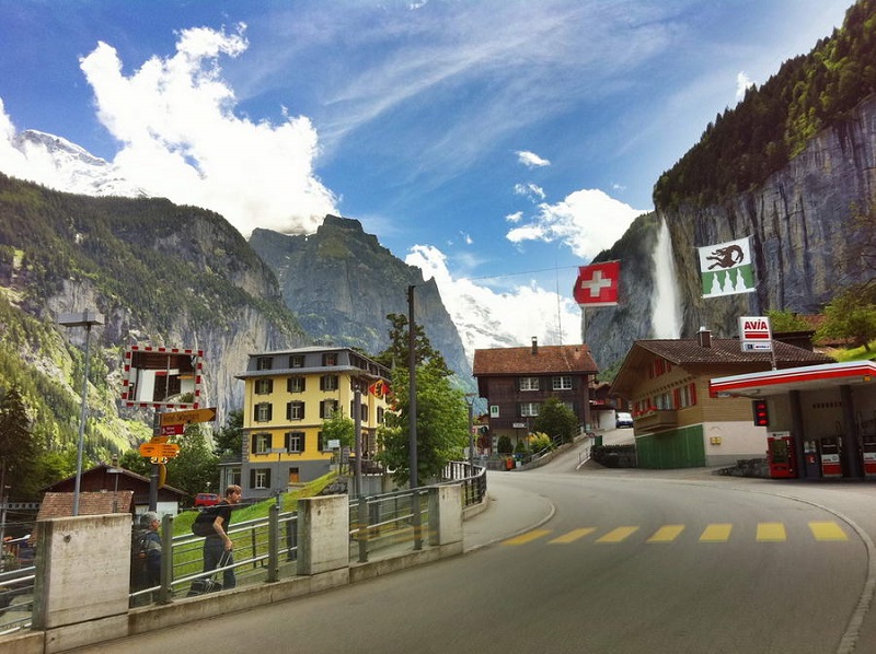 Lauterbrunnen – Thung lũng đẹp nhất châu Âu với 72 thác nước Lauterbrunnen – Thung lũng đẹp nhất châu Âu với 72 thác nước