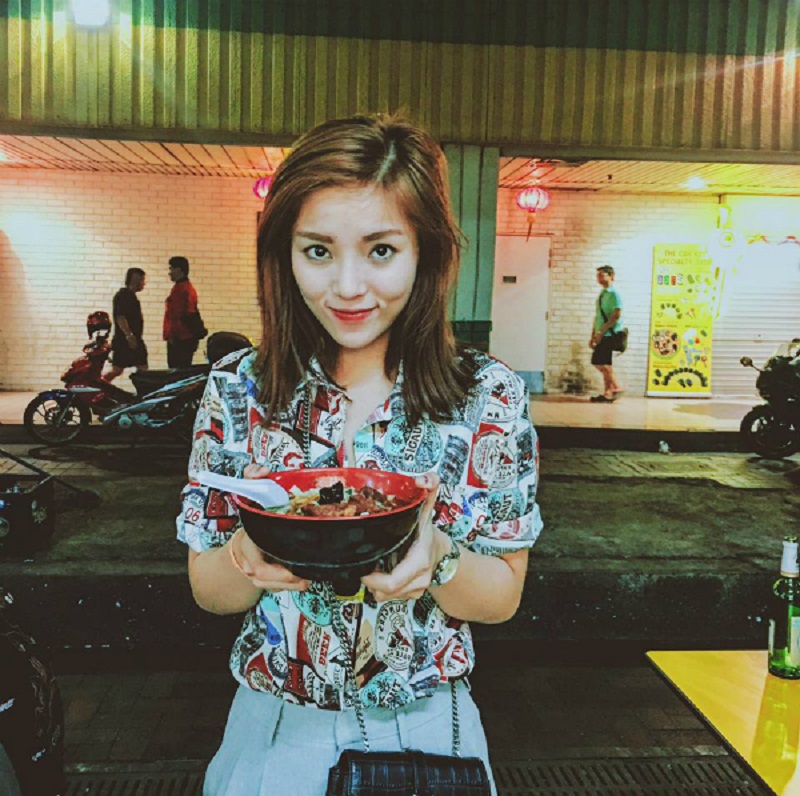 Kỳ Duyên mê món ăn đường phố