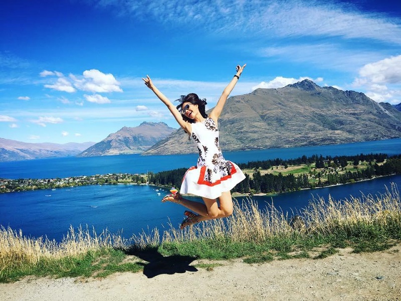 Hoa hậu Phạm Hương đẹp dịu dàng giữa đồng cỏ New Zealand Hoa hậu Phạm Hương đẹp dịu dàng giữa đồng cỏ New Zealand