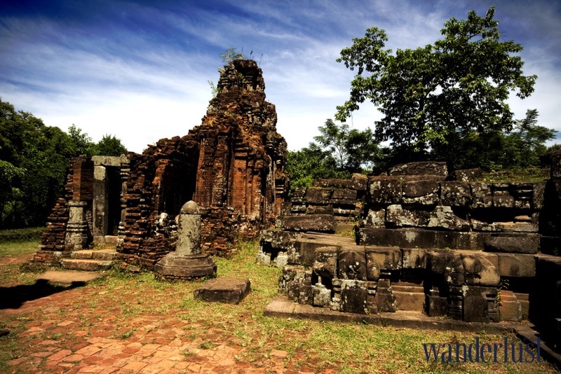 01.Wanderlusttips cap doi bieu tuong Linga Yoni