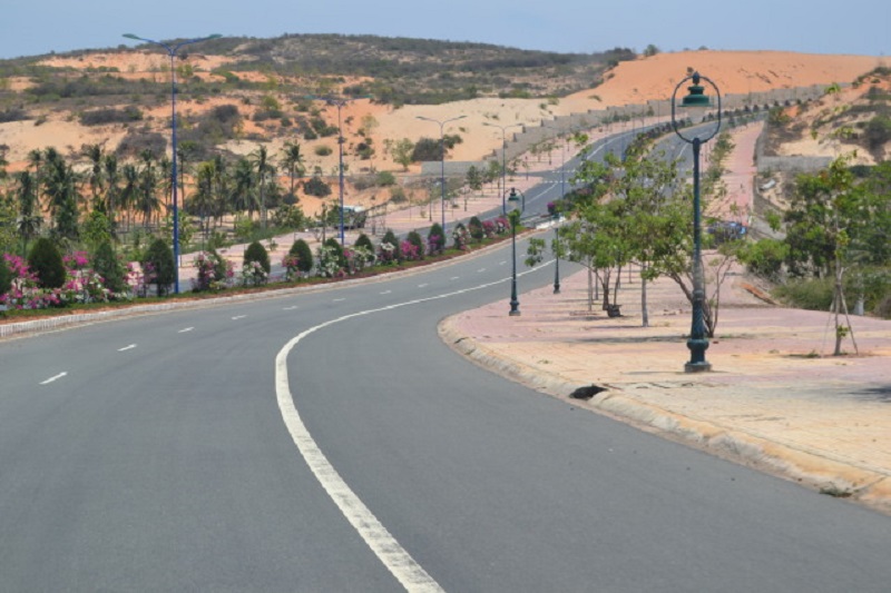 3 cung đường xuyên đồi cát khiến “lạc tay lái” ở Việt Nam