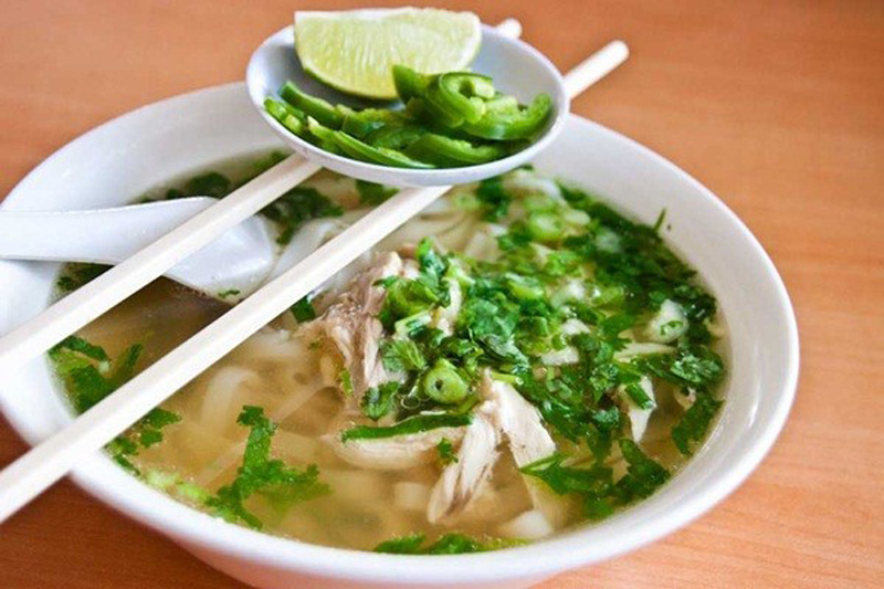 5 quan pho ga ngon ngat ngay o ha noi wanderlusttips 1