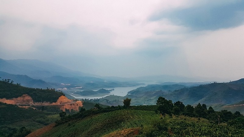 Wanderlust Tips ho Ta Dung vien ngoc xanh cua Tay Nguyen 1