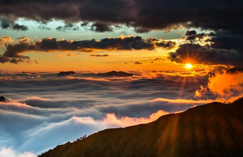 Kì vĩ “nóc nhà” Đông Bắc 5 Wanderlust Tips hung vi noc nha Dong Bac