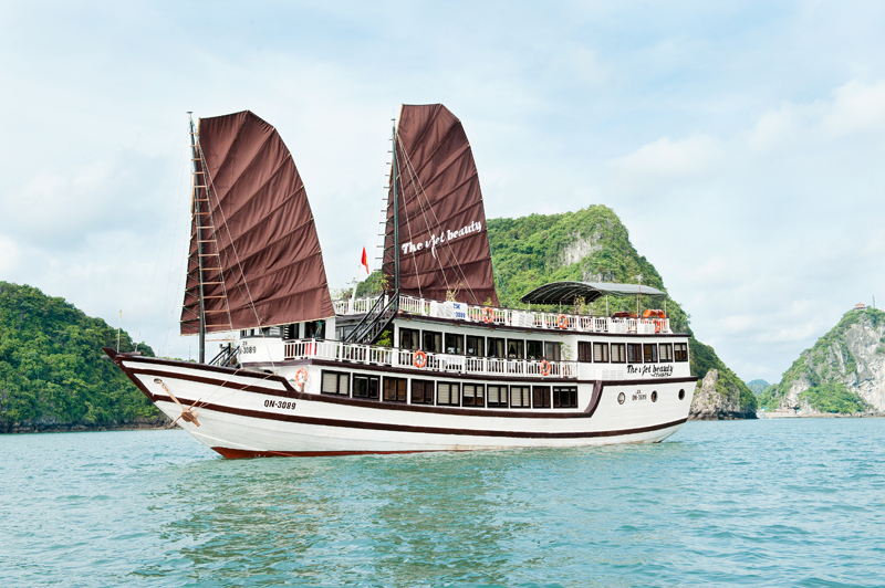 wanderlust tips dam bao an toan pccc cho du thuyen tren vinh ha long 1