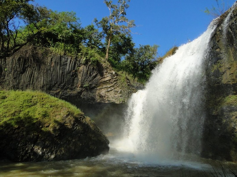 Thác trắng – Tiên cảnh ít người biết ở Quảng Ngãi 5 wanderlust tips thac trang tien canh it nguoi biet o quang ngai 1