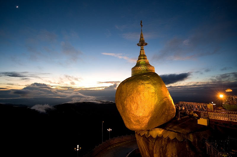 wanderlust tips hon da vang chua myanmar 3