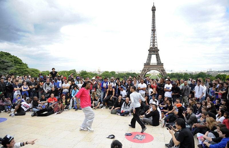 wanderlust tips mua he soi dong paris 2