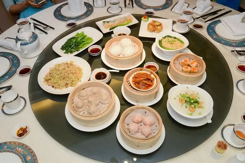 Wanderlust_tips_Uu-dai-mua-he-eastin-grand-hotel-saigon
