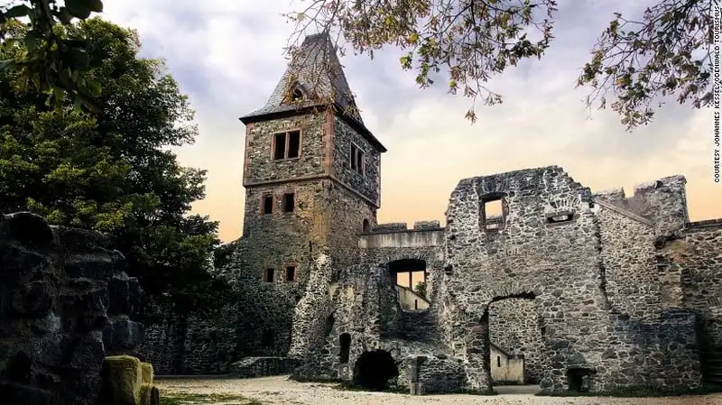 Đi dọc châu Âu theo dấu quái vật của Frankenstein 12 Wanderlust_tips_di-doc-chau-au-theo-dau-quai-vat-cua-Frankenstein-1 (8)