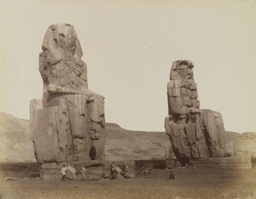 Cặp tượng đá hát Memnon - kỳ quan Ai Cập cổ đại 5 Wanderlust_tips_tuong-da-hat-memnon-ky-quan-Ai-Cap-co-dai
