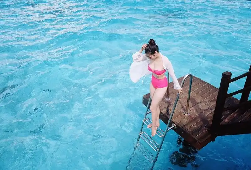 wanderlust-tips-a-hau-tu-anh-dep-lung-linh-giua-bien-xanh-nang-vang-maldives-13