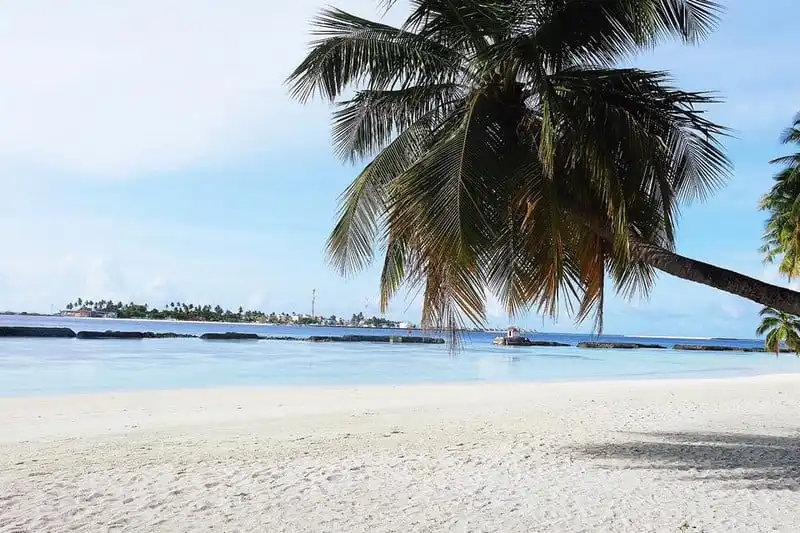 wanderlust-tips-a-hau-tu-anh-dep-lung-linh-giua-bien-xanh-nang-vang-maldives-17