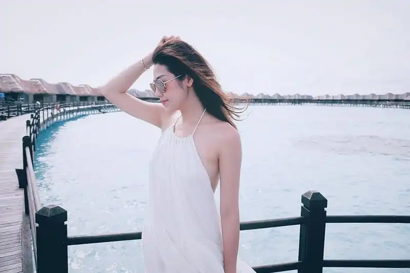 wanderlust-tips-a-hau-tu-anh-dep-lung-linh-giua-bien-xanh-nang-vang-maldives-2