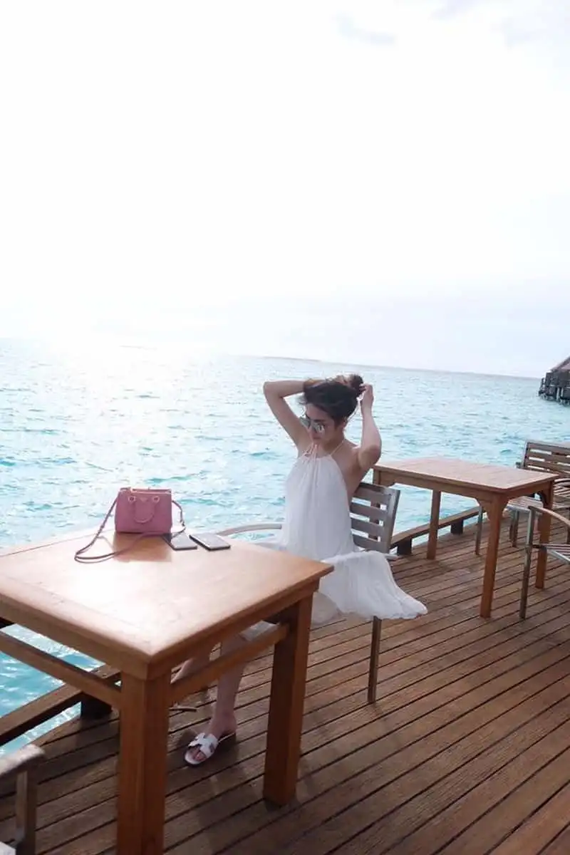 wanderlust-tips-a-hau-tu-anh-dep-lung-linh-giua-bien-xanh-nang-vang-maldives-3