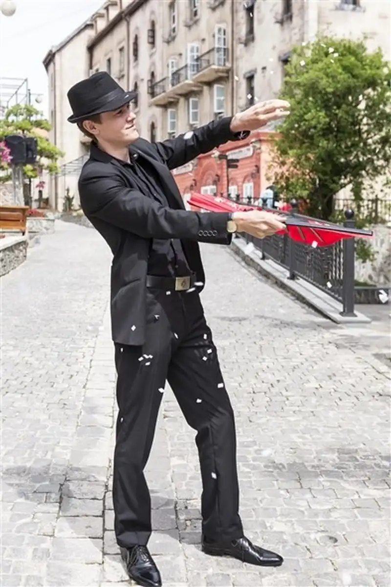 wanderlust-tips-ba-na-hills-to-chuc-nhieu-chuong-trinh-nghe-thuat-dac-sac-6