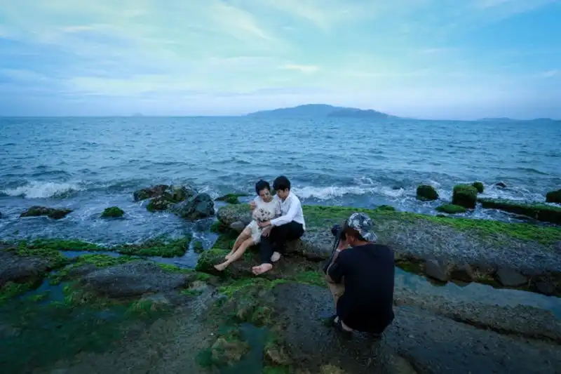 wanderlust-tips-bai-reu-xanh-muot-hut-khach-o-nha-trang--11