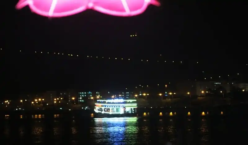 wanderlust-tips-cac-tau-du-lich-tren-song-han-bat-dau-hoat-dong-tro-lai-5